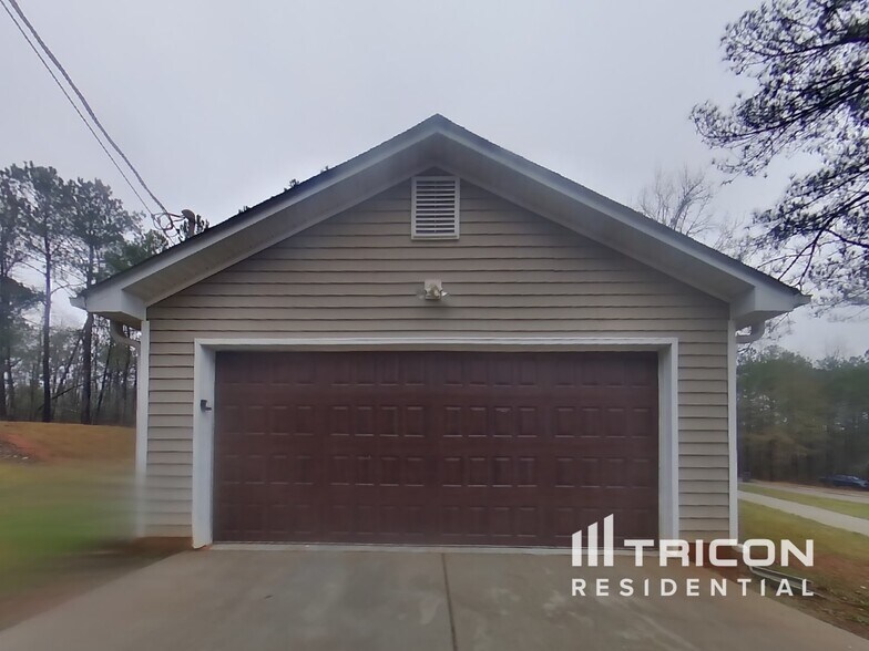 Building Photo - 404 Wolf Creek Ct