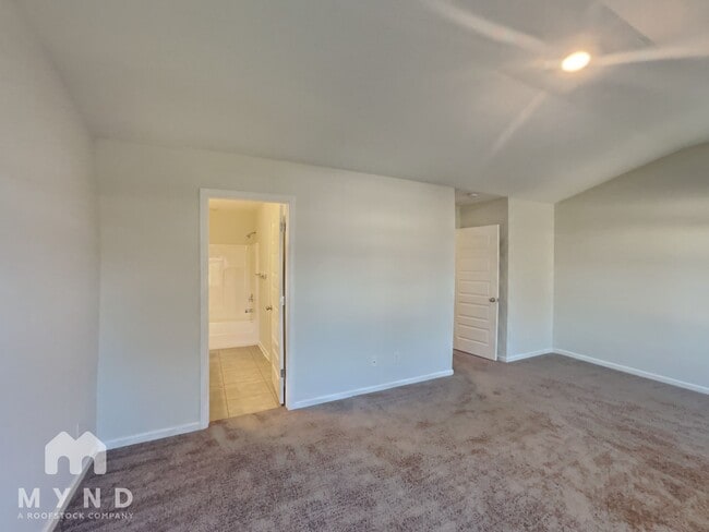 Building Photo - 26 Brown Thrasher Ct