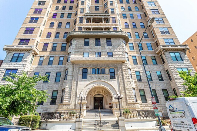 Building Photo - 1615 Q St NW