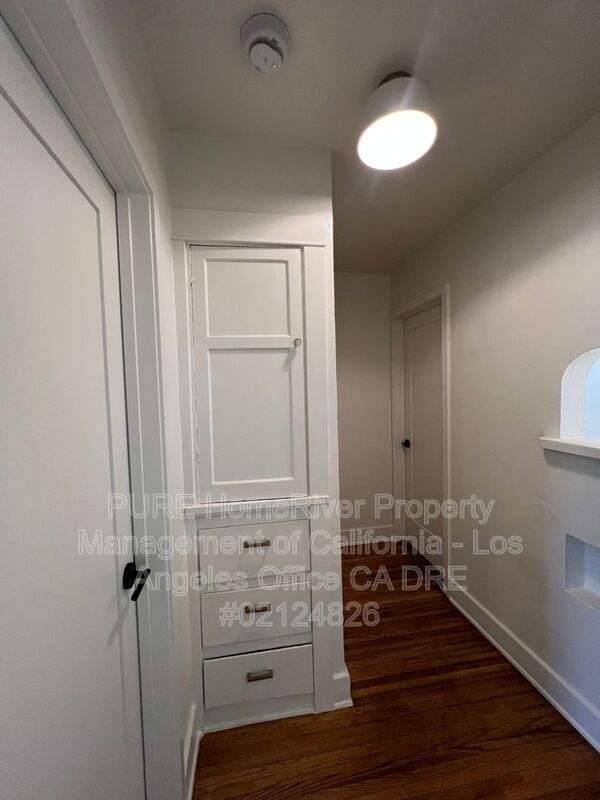 Building Photo - 629 W 23rd St