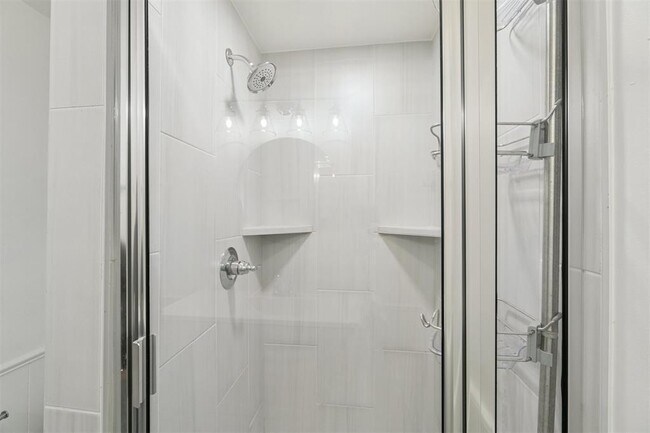 Building Photo - 1033 Mabel C Fry Blvd