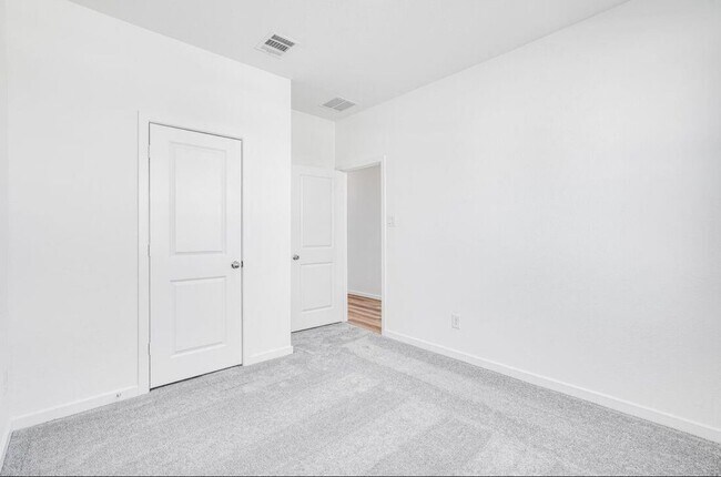 Building Photo - 9730 Bixby Crk Dr