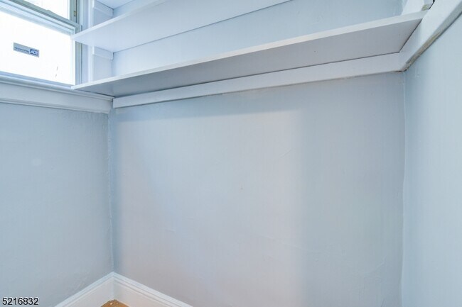 Building Photo - 15 Nelson Pl