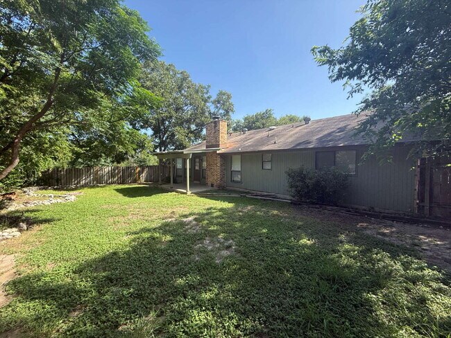 Building Photo - Charming Single-Story Corner Lot Home with...