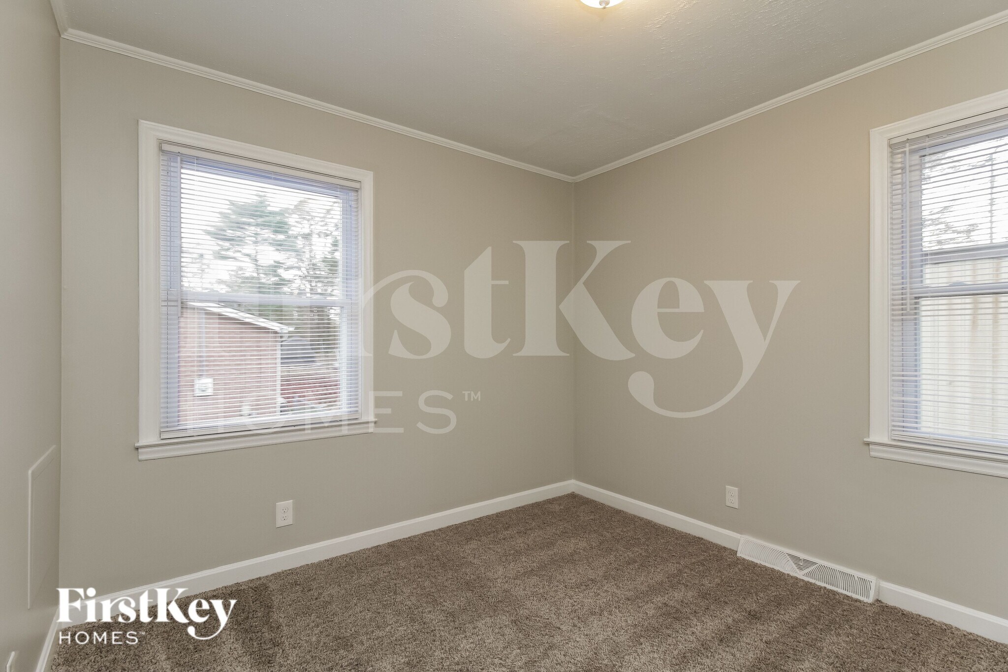 Building Photo - 2754 Mary Ave