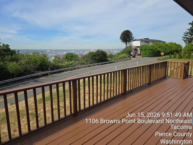 Building Photo - Tacoma views retro 3 bed 2 bath home, available now!