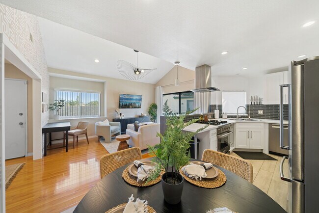 Building Photo - 12841 Forest Dr