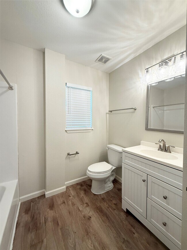 Building Photo - 51 Lupine Ct