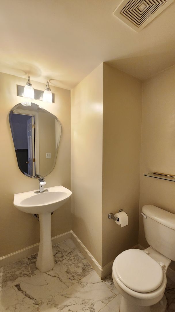 Building Photo - Townhome in Island Creek Subdivision