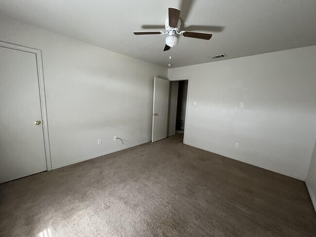 Building Photo - 1612 Inca Dr