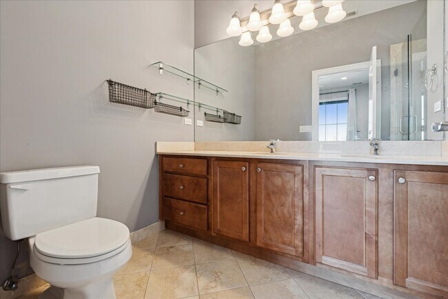 Building Photo - 2239 N Lister Ave