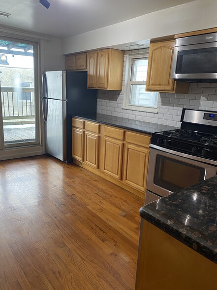 14. Unit 3 Kitchen - 1004 S. 11th Street