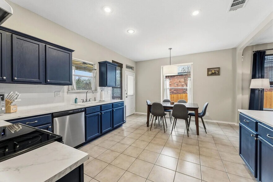 Building Photo - 13523 Topaz Lk
