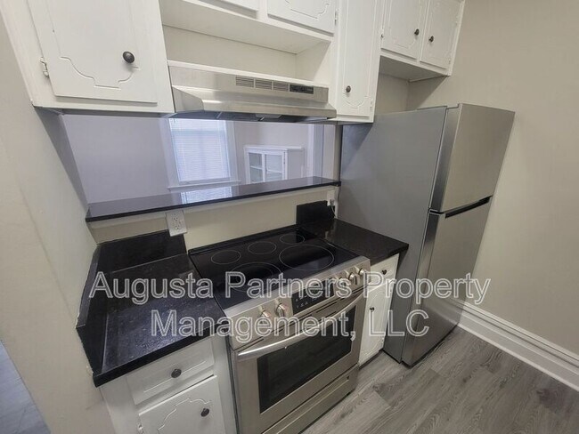 Building Photo - 323.5 Ellis St