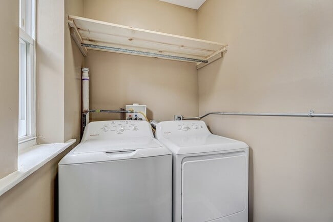 Building Photo - 6723 S Chappel Ave