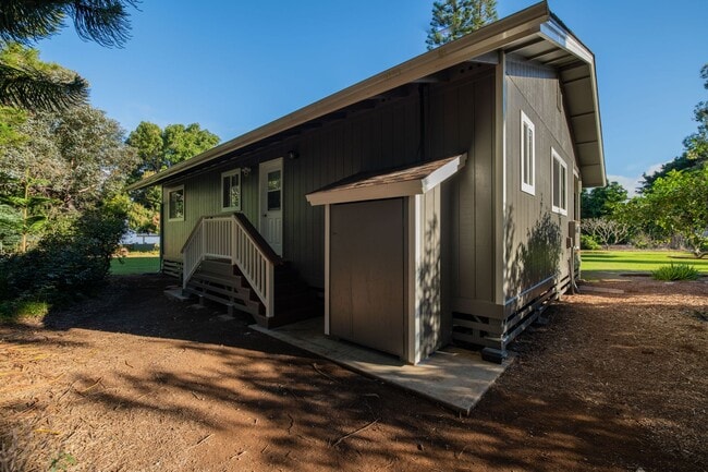 Building Photo - Furnished 3 bd. 2 ba. Makawao cottage on gated estate. Available May 1st for 1 yr. lease