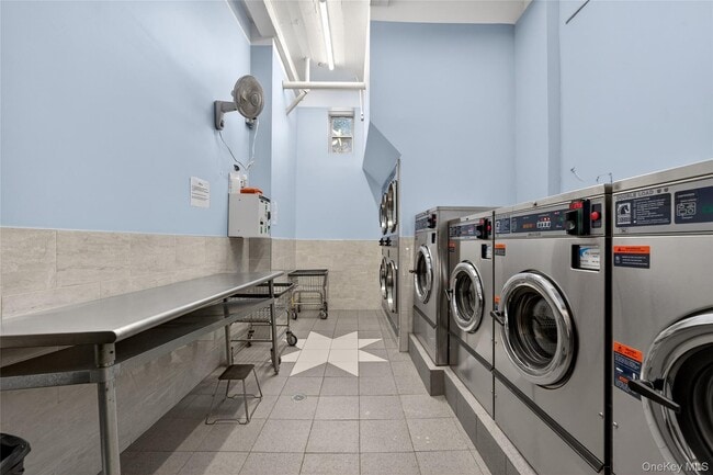 Building Photo - 170-06 Crocheron Ave