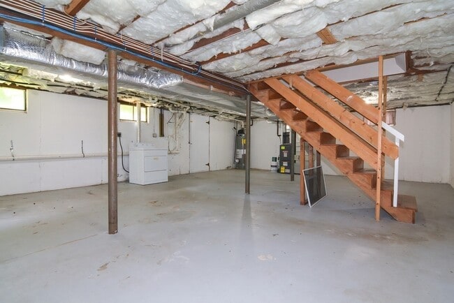 Building Photo - 33 Robin Rd