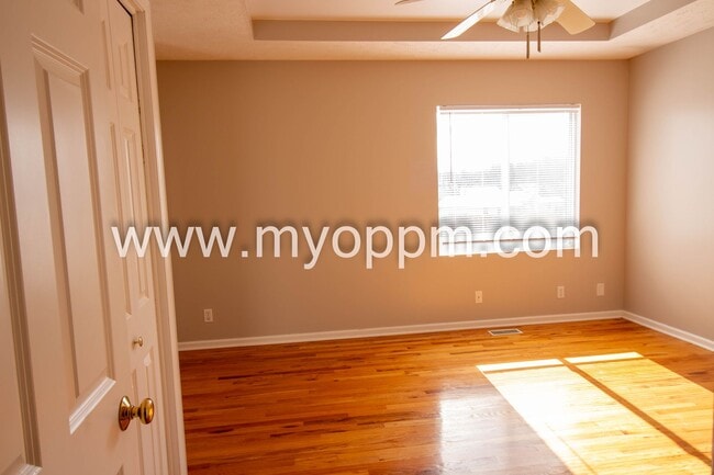 Building Photo - Available NOW! 3 Bedroom / 2 Bathroom Home | Northwest Omaha