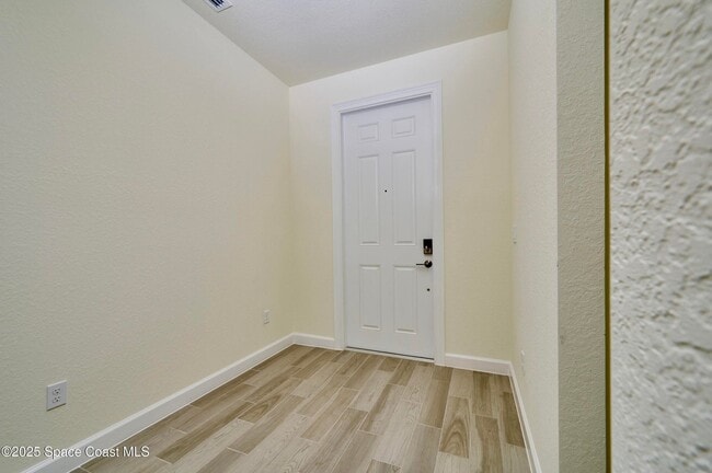 Building Photo - 5940 Manzanita Way