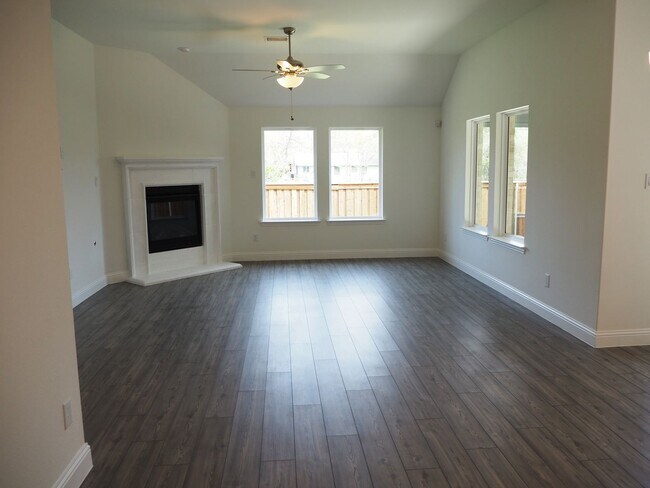 Building Photo - 2201 Yellowhammer Rd