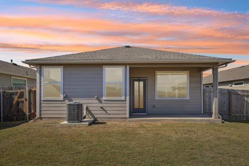 Building Photo - 523 Millbrook Blvd