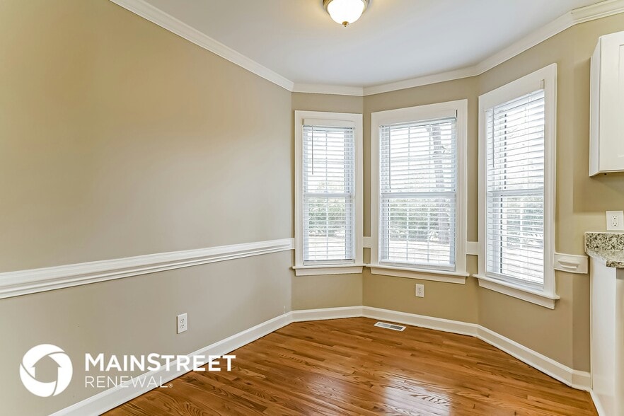 Building Photo - 1005 Strobus Ct