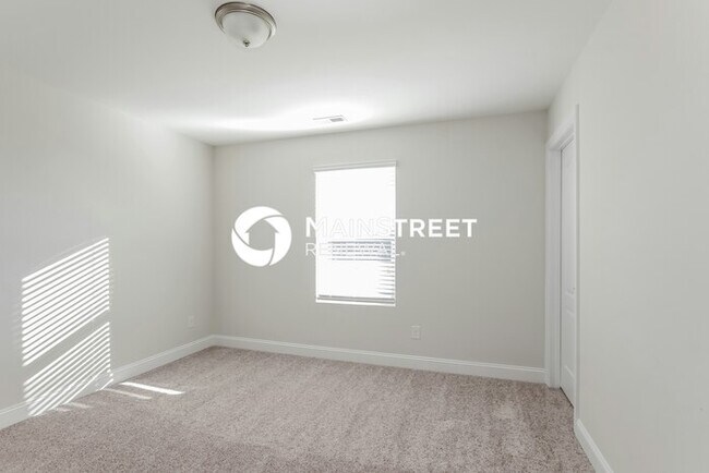 Building Photo - 5 Bedroom Pet-Friendly Home in Monroe, NC with Main Street Renewal