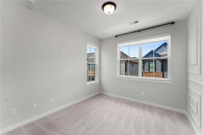 Building Photo - 455 Ashbury Dr