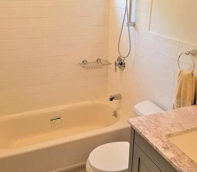 Building Photo - 14 Franklin Ave