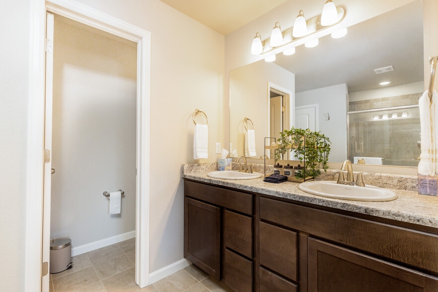 Building Photo - 2097 Birmingham Loop