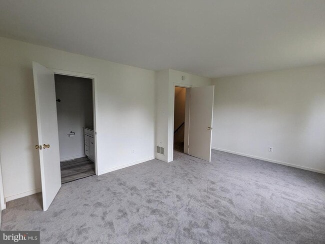 Building Photo - 5408 Lister Ct