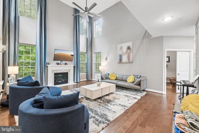 Building Photo - 10400 Del Ray Ct