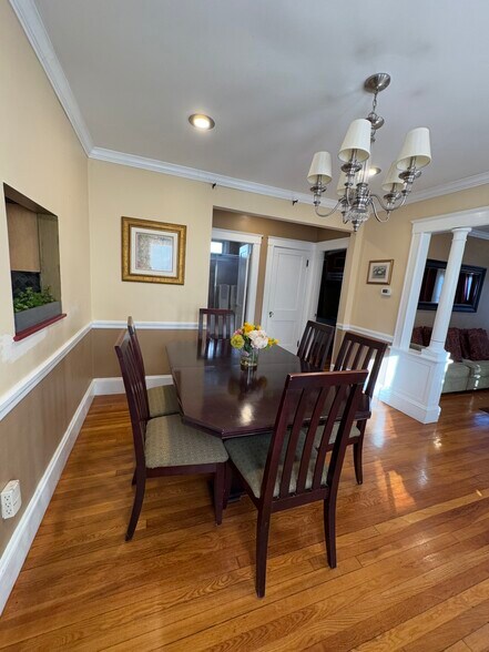 Building Photo - 203 Riverview Ave