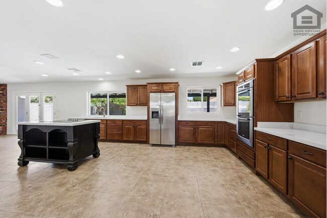 Building Photo - 4Bed/2Bath House at 59th Ave/Cactus Rd! Ready for Immediate Move-In! – NO HOA!