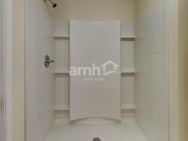 Building Photo - 2535 Beal St