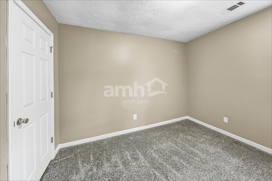 Building Photo - 451 Bellingham Dr