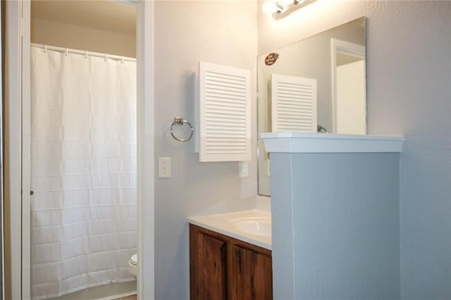Building Photo - 9714 Eastwend Dr