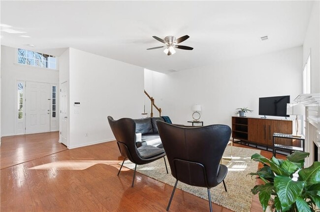 Building Photo - 2050 Willshire Glen