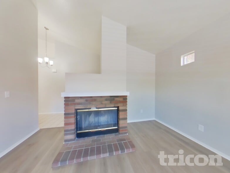 Building Photo - 14806 Rosemary Dr