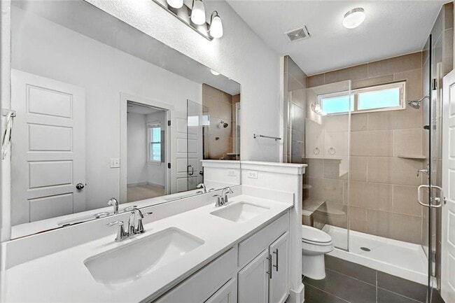 Building Photo - 2308 Hermia St