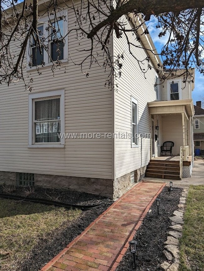 Building Photo - Large remodeled German Village area house
