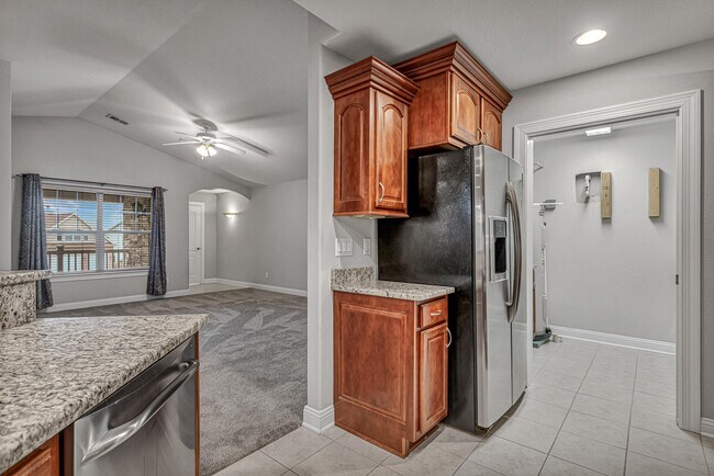 Building Photo - 4666 Sagewood Cir