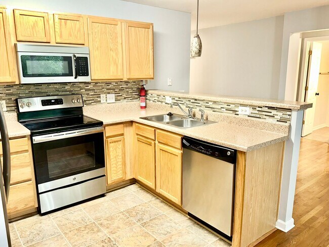 Building Photo - 2800 Trailwood Pines Ln