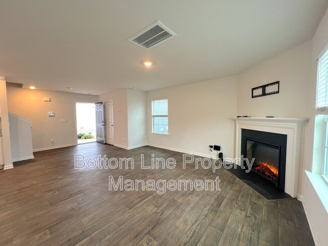 Building Photo - 1603 Blue Velvet Ln