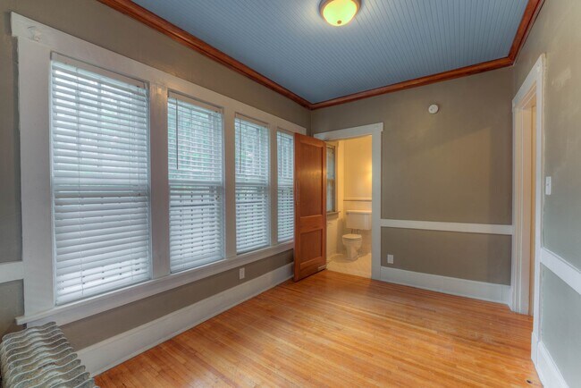 Building Photo - 1195 Dorothy Pl