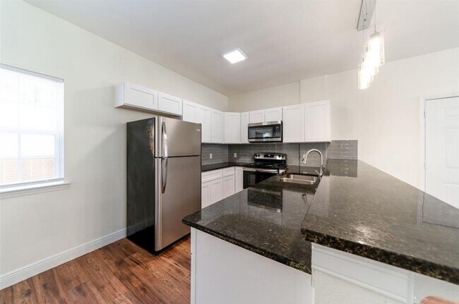 Building Photo - 5007 Mallow St
