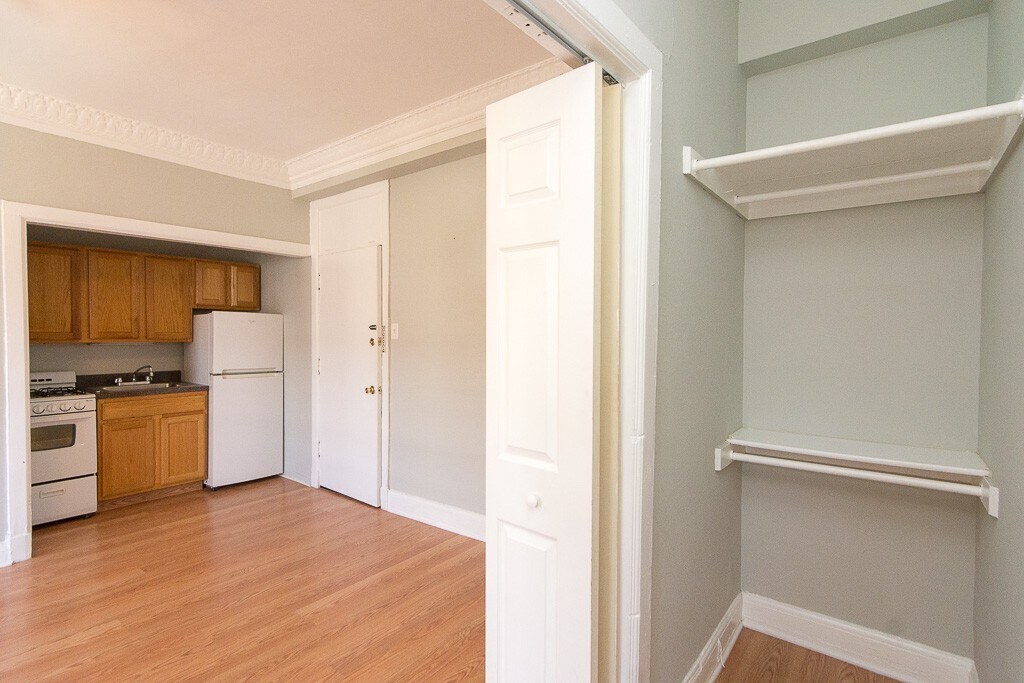 Building Photo - 3824 N Fremont