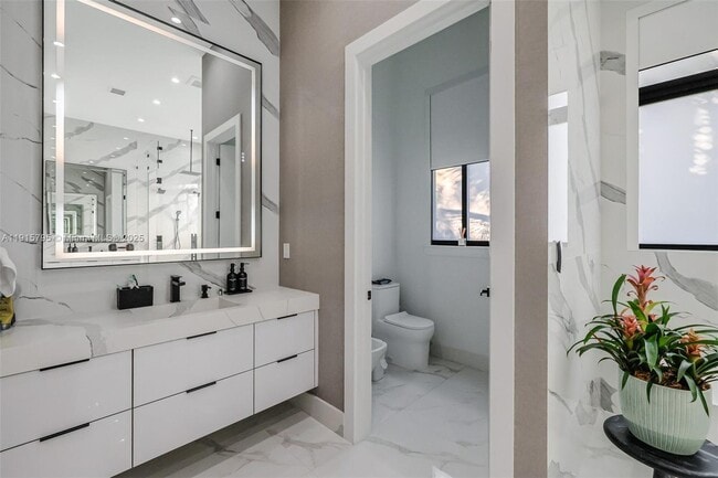 Building Photo - 250 NW 129th Ave