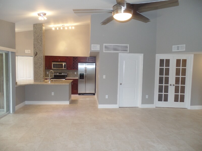 Building Photo - 2810 N Oakland Forest Dr